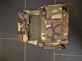 Taktische Weste Woodland Camo