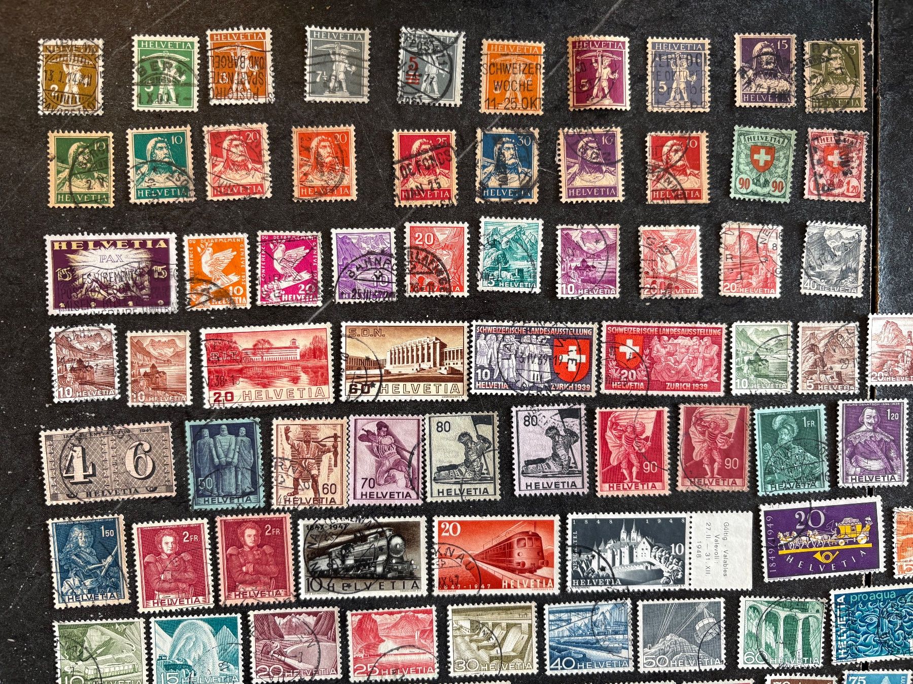 Tutti i francobolli: Lot 100 Briefmarken ab alt – Usato da St-Légier-Chiésaz venduto da Theo006 1