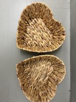 Zwei Körbe in Herzform aus Naturgeflecht guter Zustand