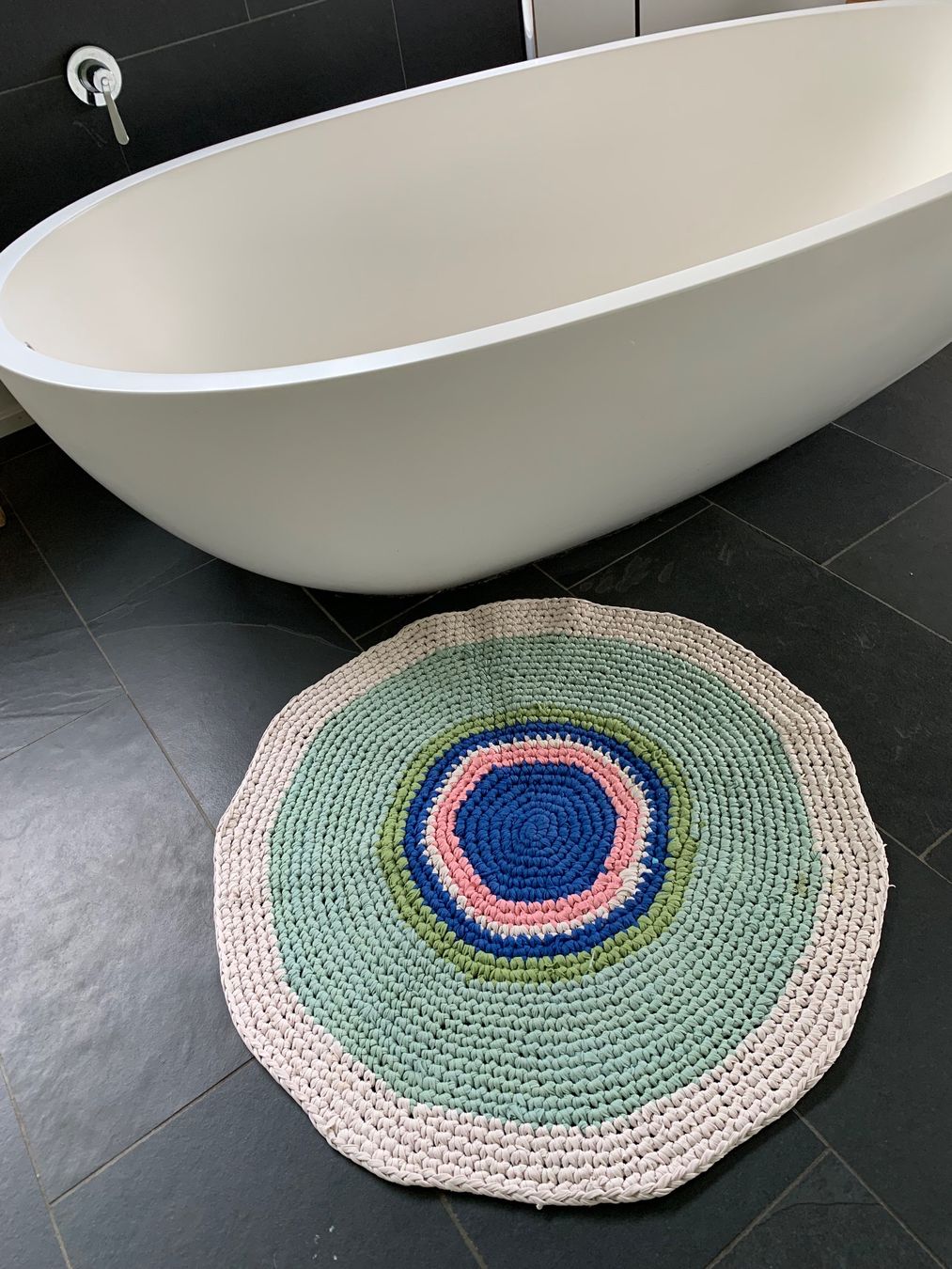 Teppiche: Teppich up-cycling – Neu und originalverpackt aus Rudolfstetten von medium02