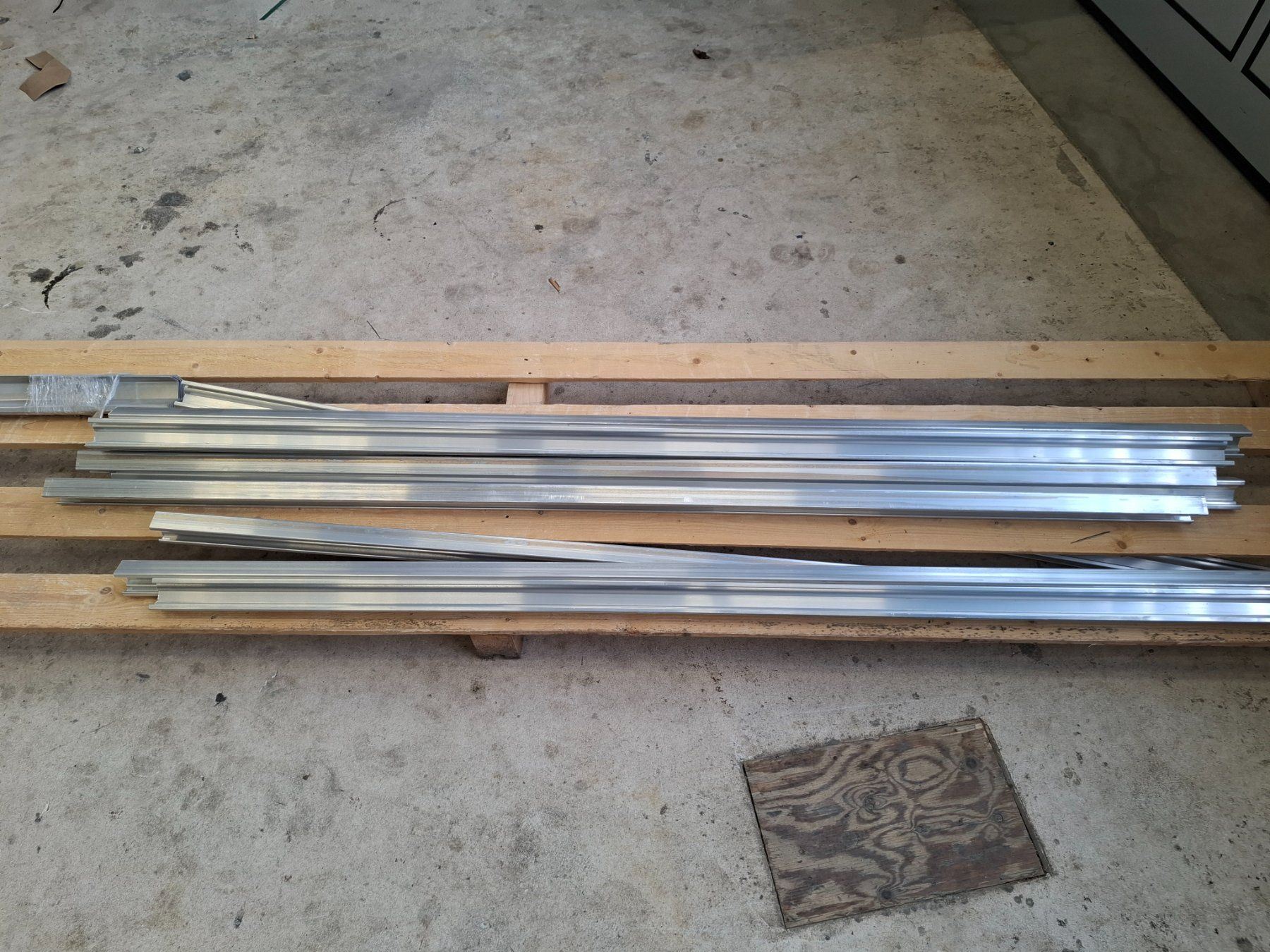 Profilati: 024 Diverse Aluminiumprofiele ca.250kg – Usato da Derendingen venduto da Meisterstuecke 3