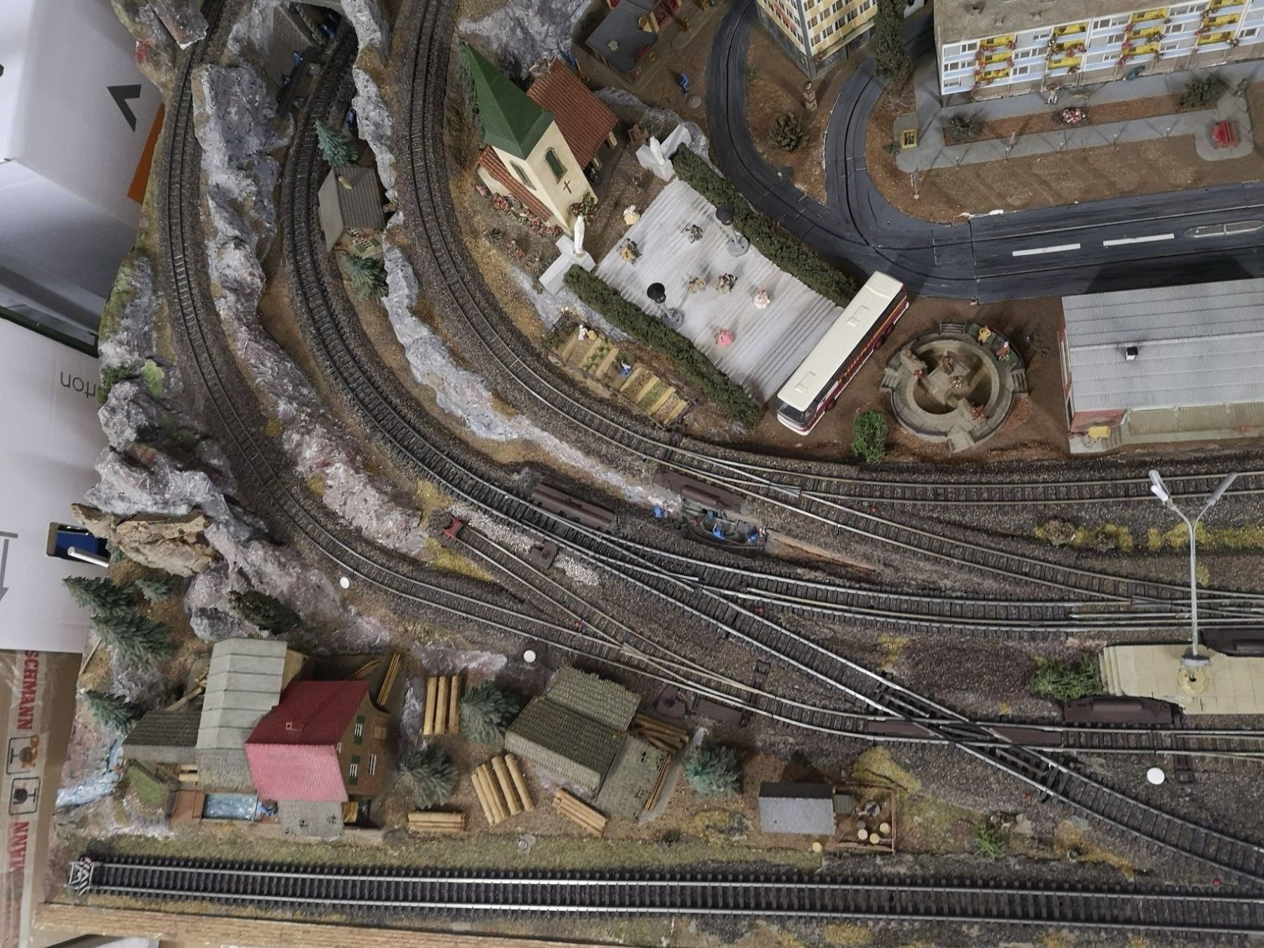 Märklin Modelleisenbahnen: Modelleisenbahnanlage – Gebraucht aus Kloten von  4