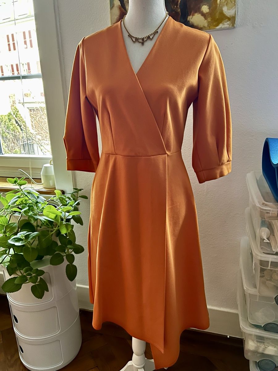 Vestiti: Elegantes, rostfarbenes, Grösse M – Nuovo (secondo la descrizione) da Bern venduto da zanie