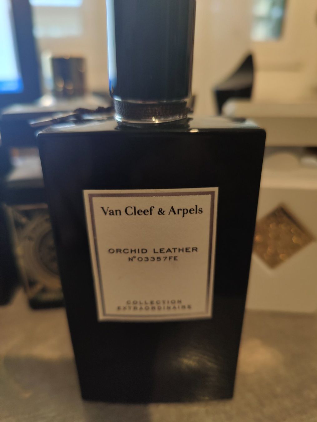 Van Cleef Parfum & Eau de Toilette: Van Cleef & Arpels Orchid Leather – Gebraucht aus dübendorf von Omitna-Perfumes