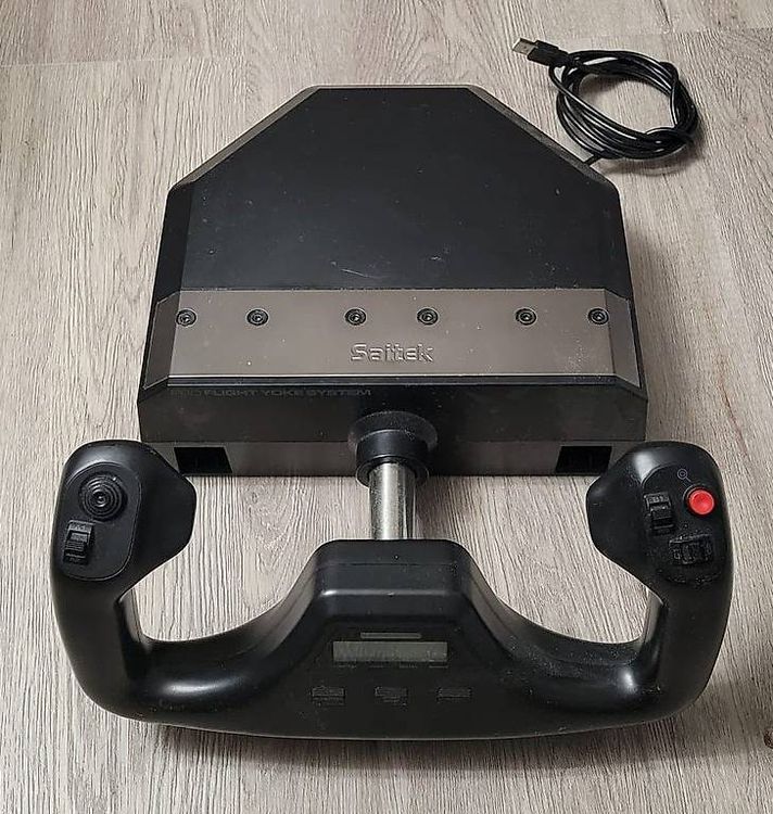 Saitek Pro Flight Yoke System PZ44 mit Flight Rudder Pedals (Gebraucht ...