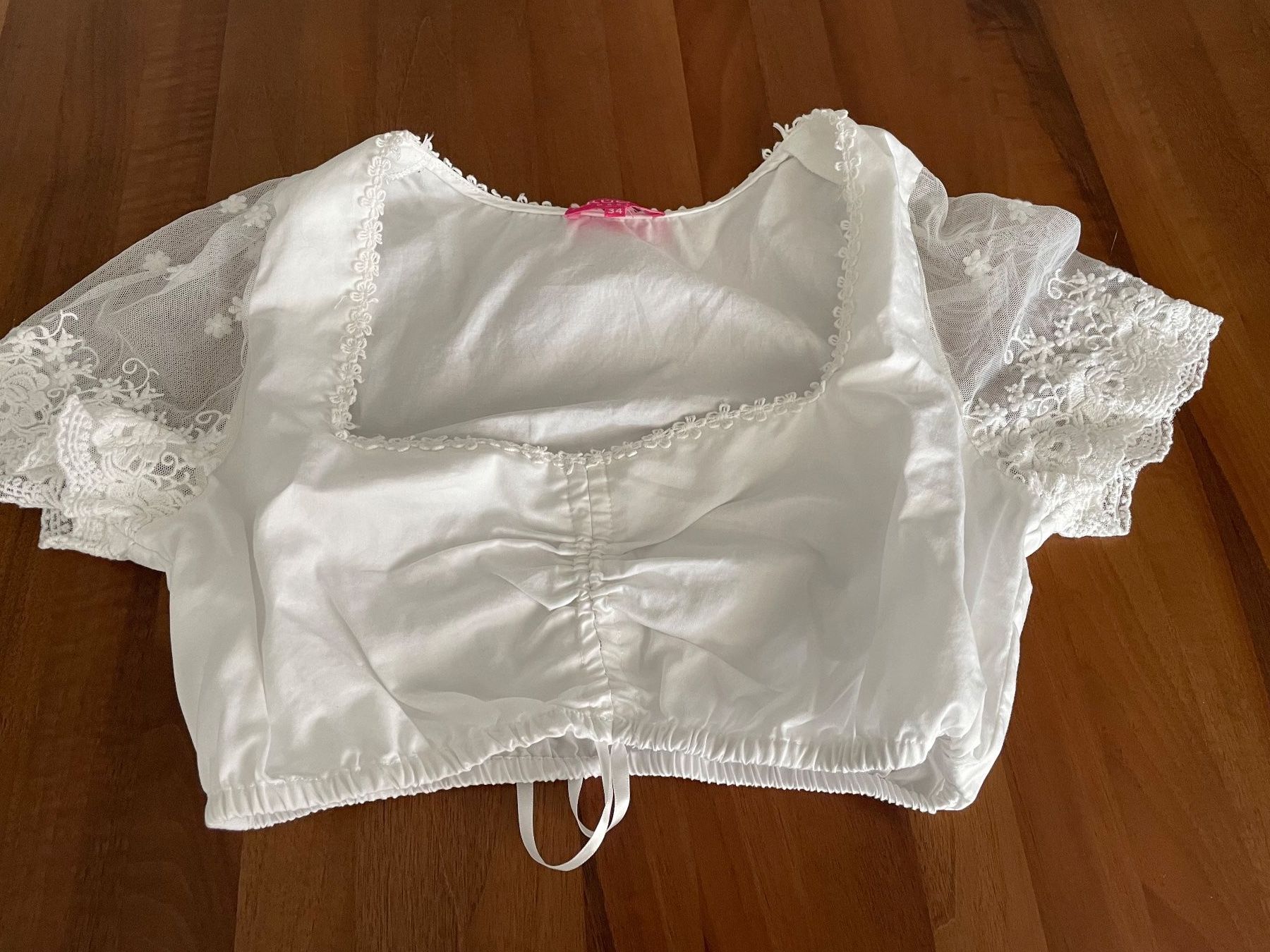 Krüger Camicette: Dirndl-Bluse neu grösse 34, nie getragen – Usato da Thierachern venduto da Maui65