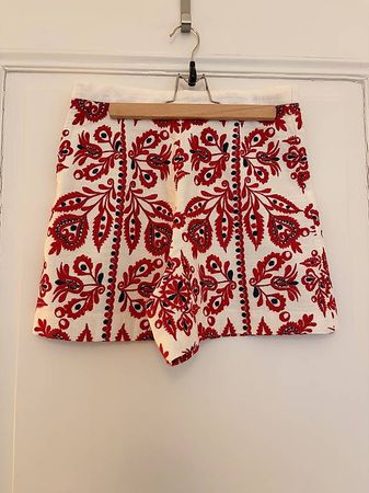 Kurze Hose mit Stickerei Grösse S