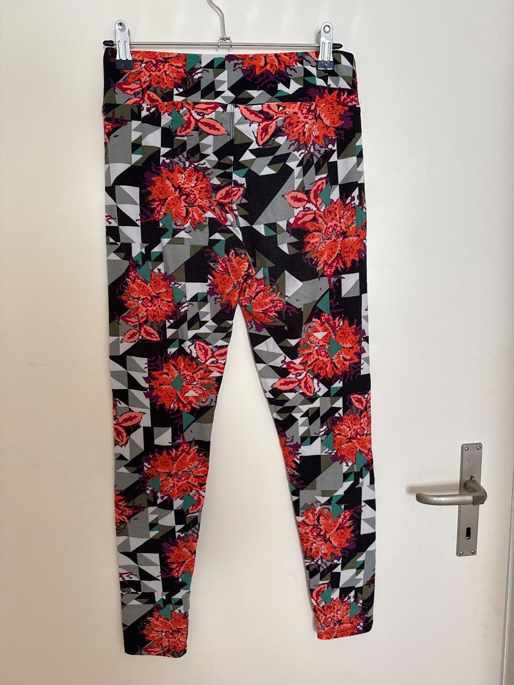 Leggings: LULAROE Leggings ONE SIZE – Gebraucht aus Horgen von linuxrp 4