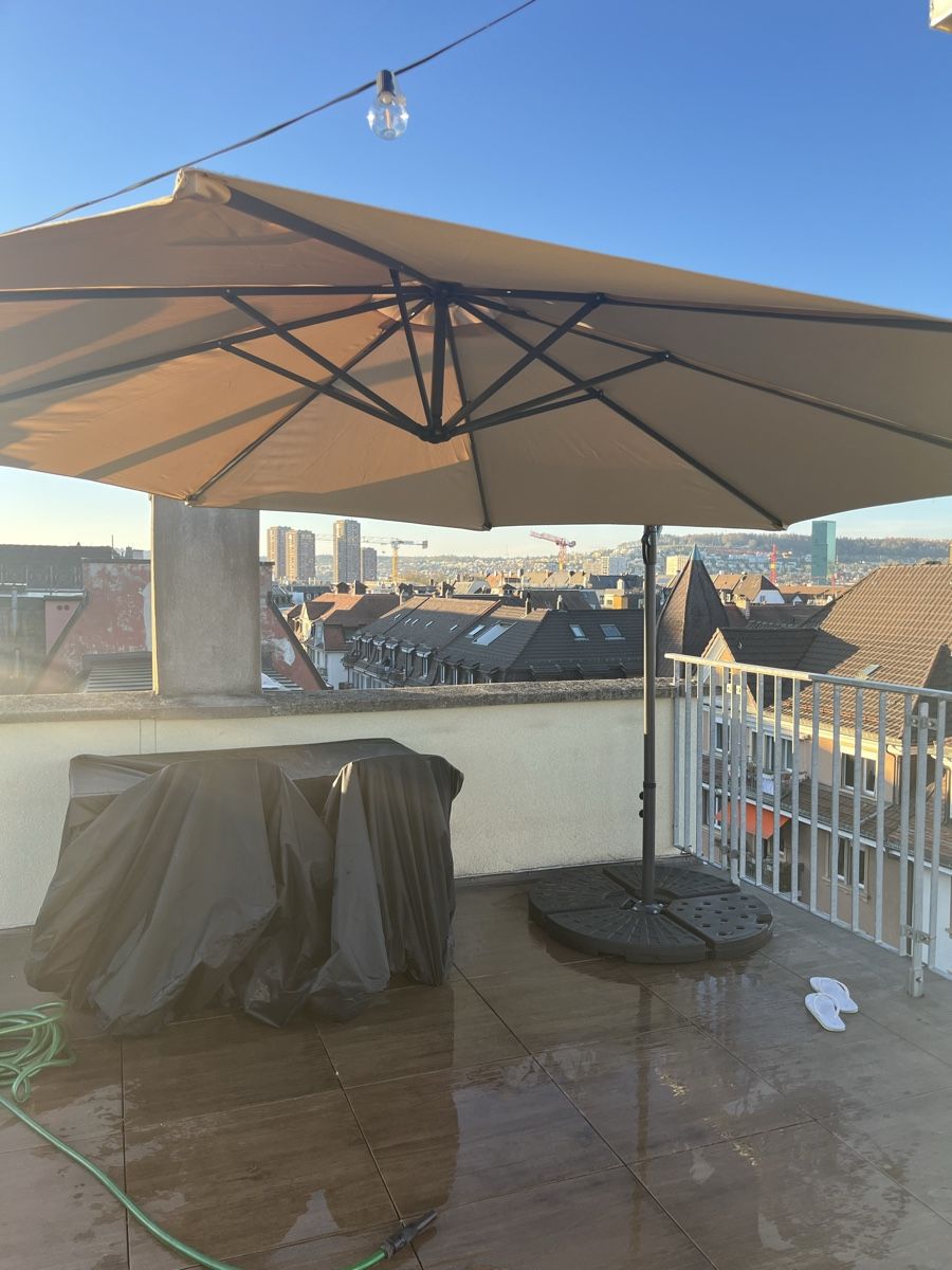 Gonser Ombrelloni: Cantilever parasol 350 cm with Base – Usato da Zürich venduto da cla_h9bf