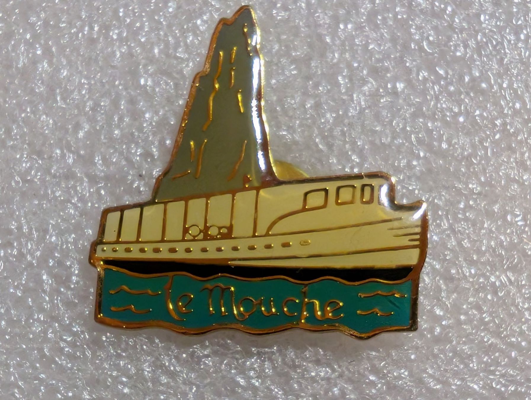 Plaketten & Abzeichen: Ansteckpin 294: Schiff Le Mouche – Gebraucht aus Oppligen von Pin-Fall-Shop