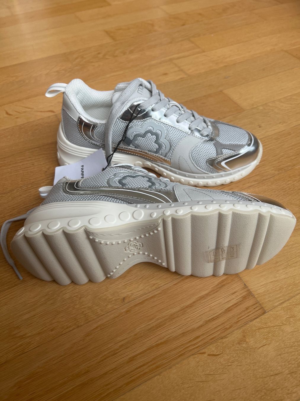Maje Scarpe da donna: NEU: Maje Sneakers Grösse 38 – Nuovo (secondo la descrizione) da Zürich venduto da Lala_11 5