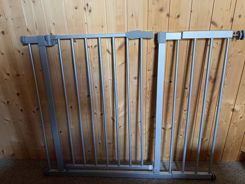 Tutto per la sicurezza: Hauck Treppenschutzgitter mit Verlängerung – Usato da St. Urban venduto da JantineWVD-88