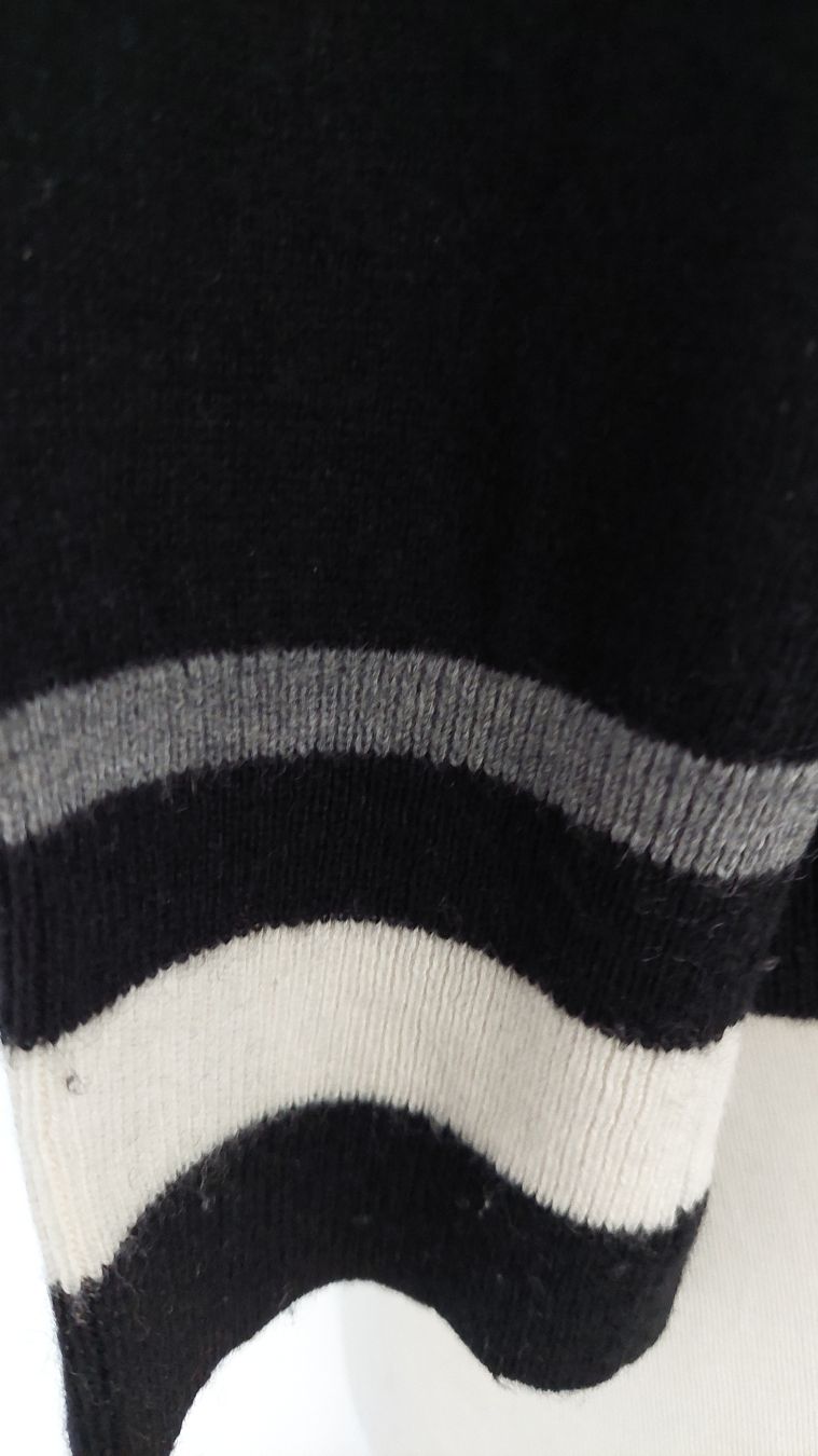 Gérard Darel Pullover & Sweatshirts: Gerard Darel Schwarzer Sternen-Pullover mit V-Ausschnitt gr1 – Gebraucht aus Gwatt (Thun) von Letzte-Chance 3