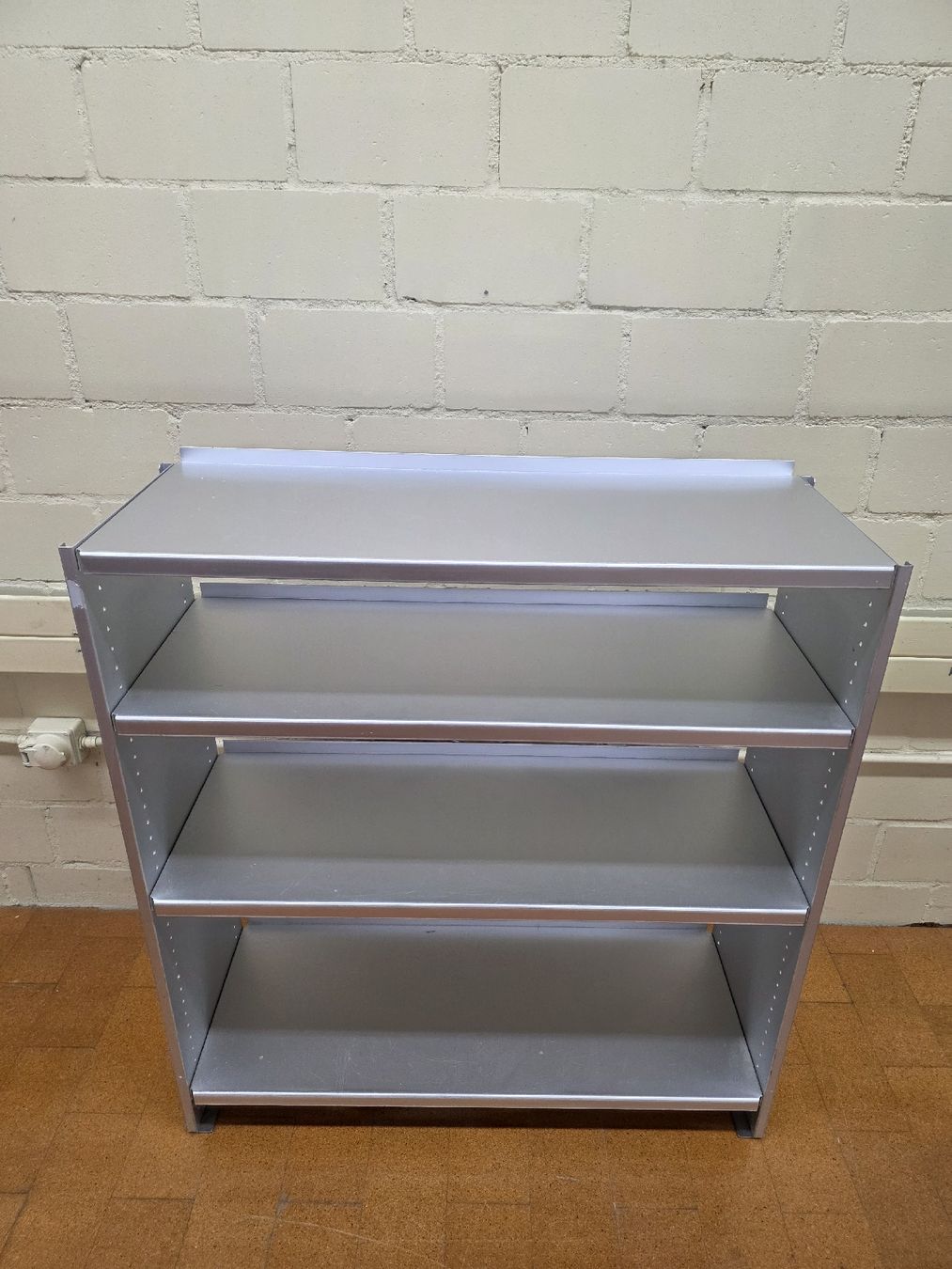 Lehni Scaffali: Designer Aluminium Regal Lehni – Usato da Lichtensteig venduto da UsedIN 5