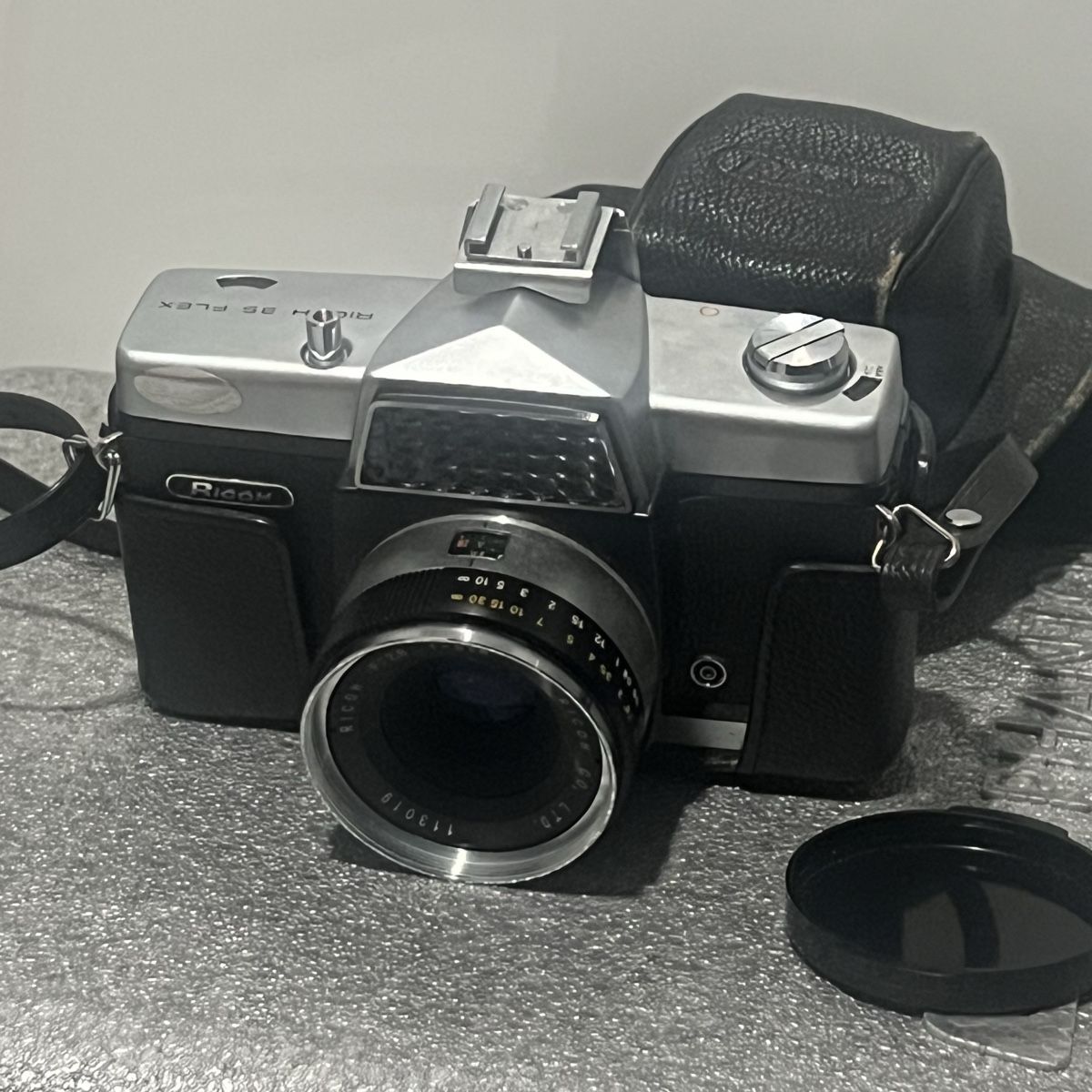 Ricoh Fotocamera: Ricoh 35 Flex Kamera + Tasche – Usato da Unterkulm venduto da Sita013