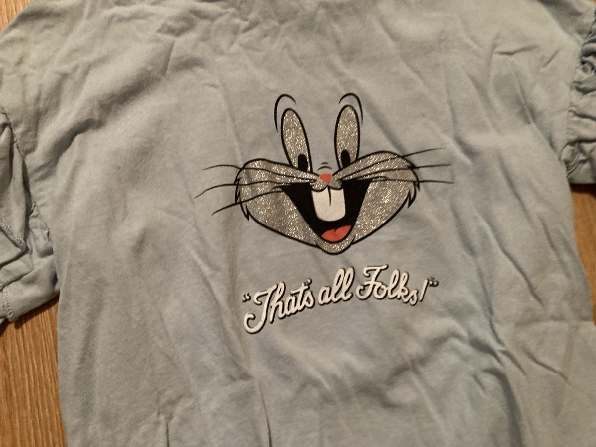 Camicette, T-shirt & Top: Bugs Bunny Langarmshirt Gr. 116/122 – Usato da Emmenbrücke venduto da JJ_89 1