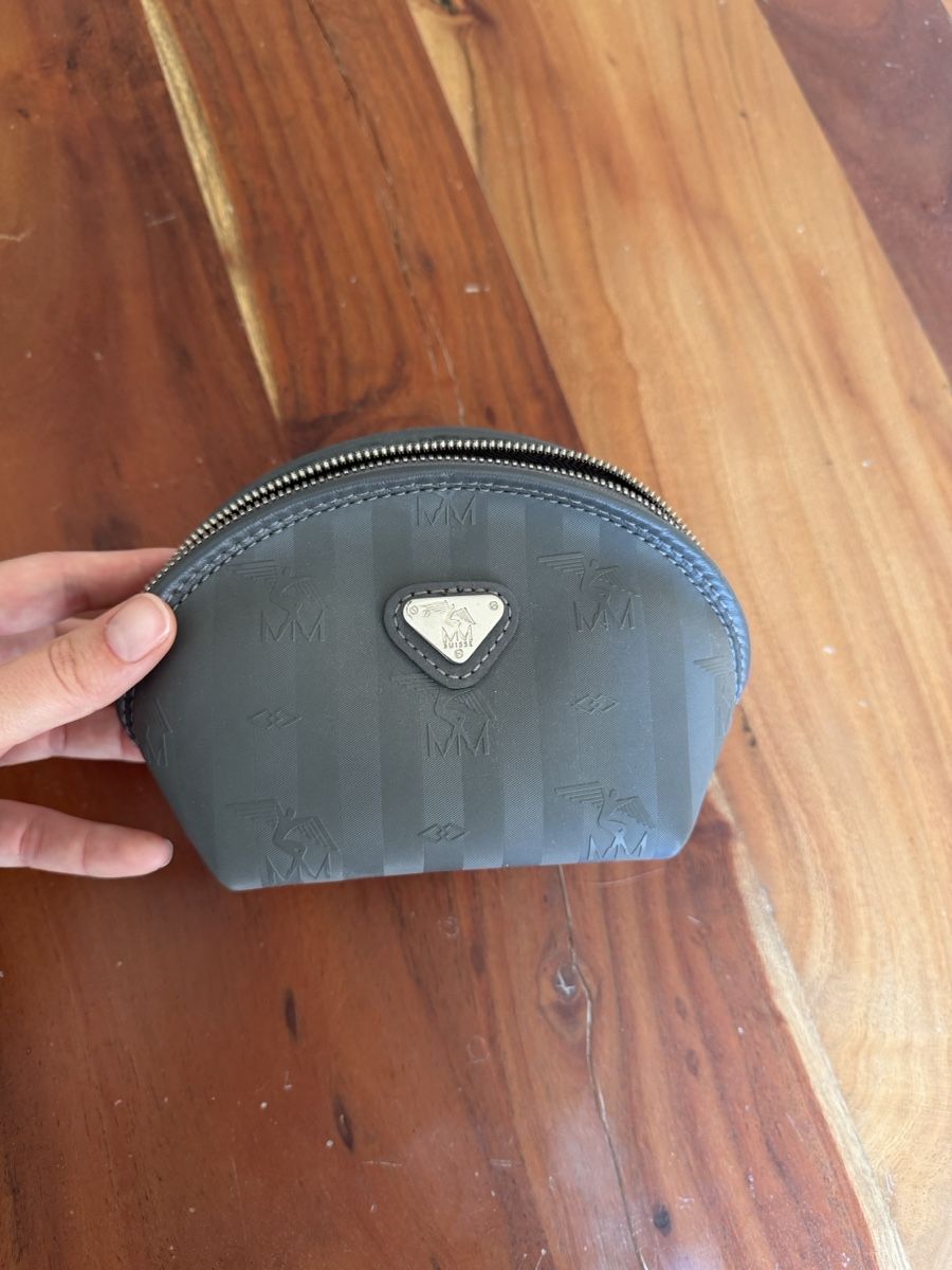 Maison Mollerus Custodie per cosmetici: Maison Mollerus Etui/ Necessaire grau neuwertig – Nuovo (secondo la descrizione) da St. Gallen venduto da giu_5xcq