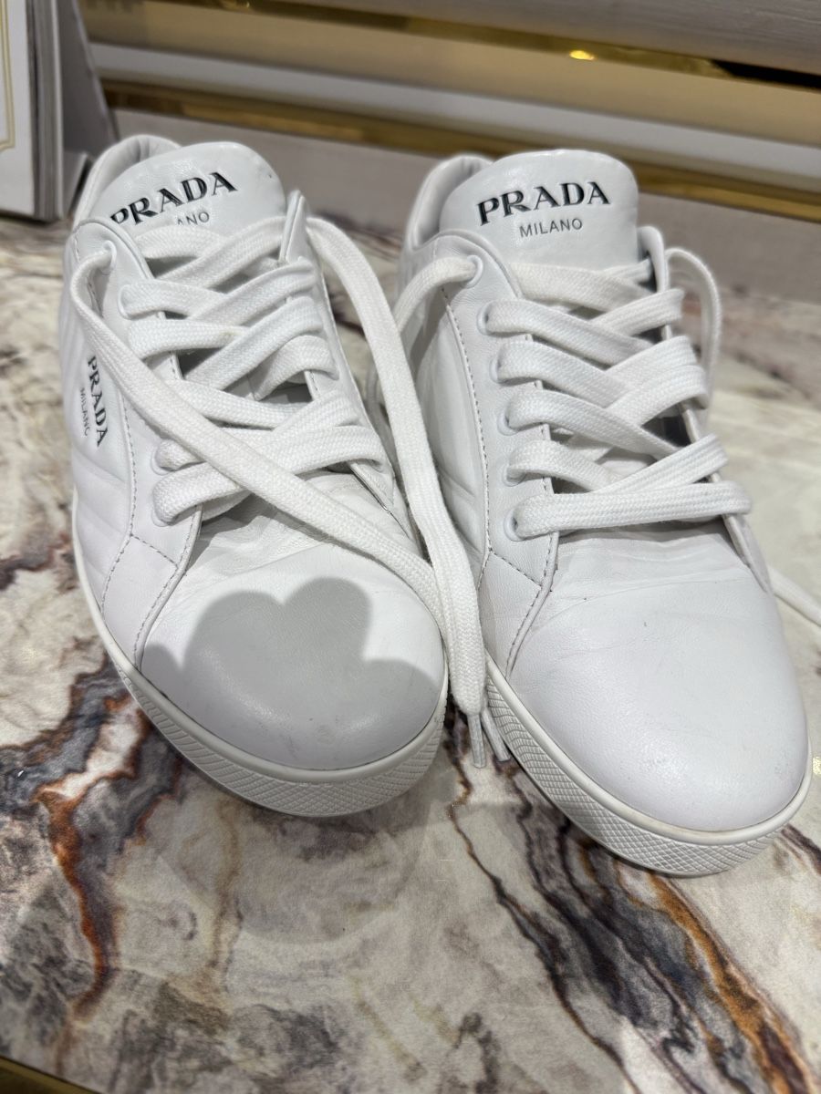 Scarpe da donna: Prada Baskets en cuir blanc T 37.5 - État impeccable! – Usato da Studen BE venduto da kim_d27q 1