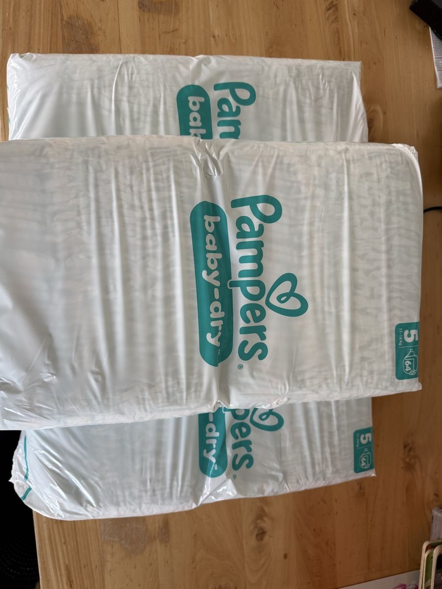 Pampers Secchi per pannolini & Pannolini: Pampers Baby-Dry Grösse 5  – Nuovo e nell'imballaggio originale da Busswil TG venduto da DirkRadecker