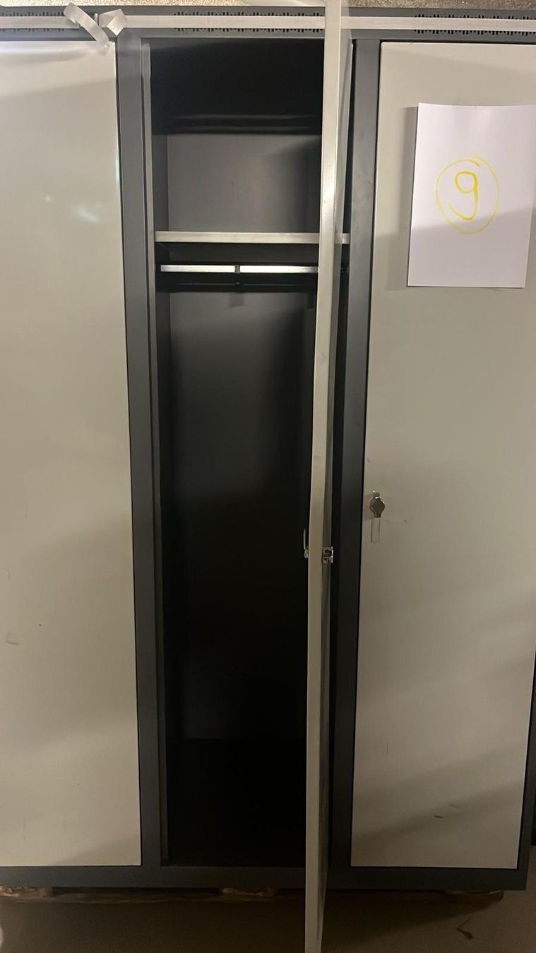 Lista Guardaroba: Lista Graderobenschrank, Spind 3fach – Usato da Berlingen venduto da mar_j9wt