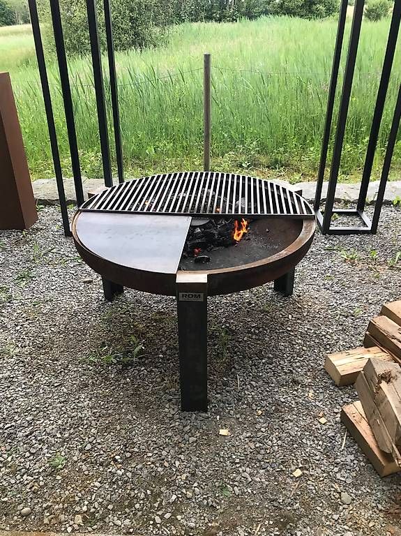 Cheminée d'extérieur: Feuerschale / Grill – D'occasion à Aathal-Seegräben par rom_cg7q 1