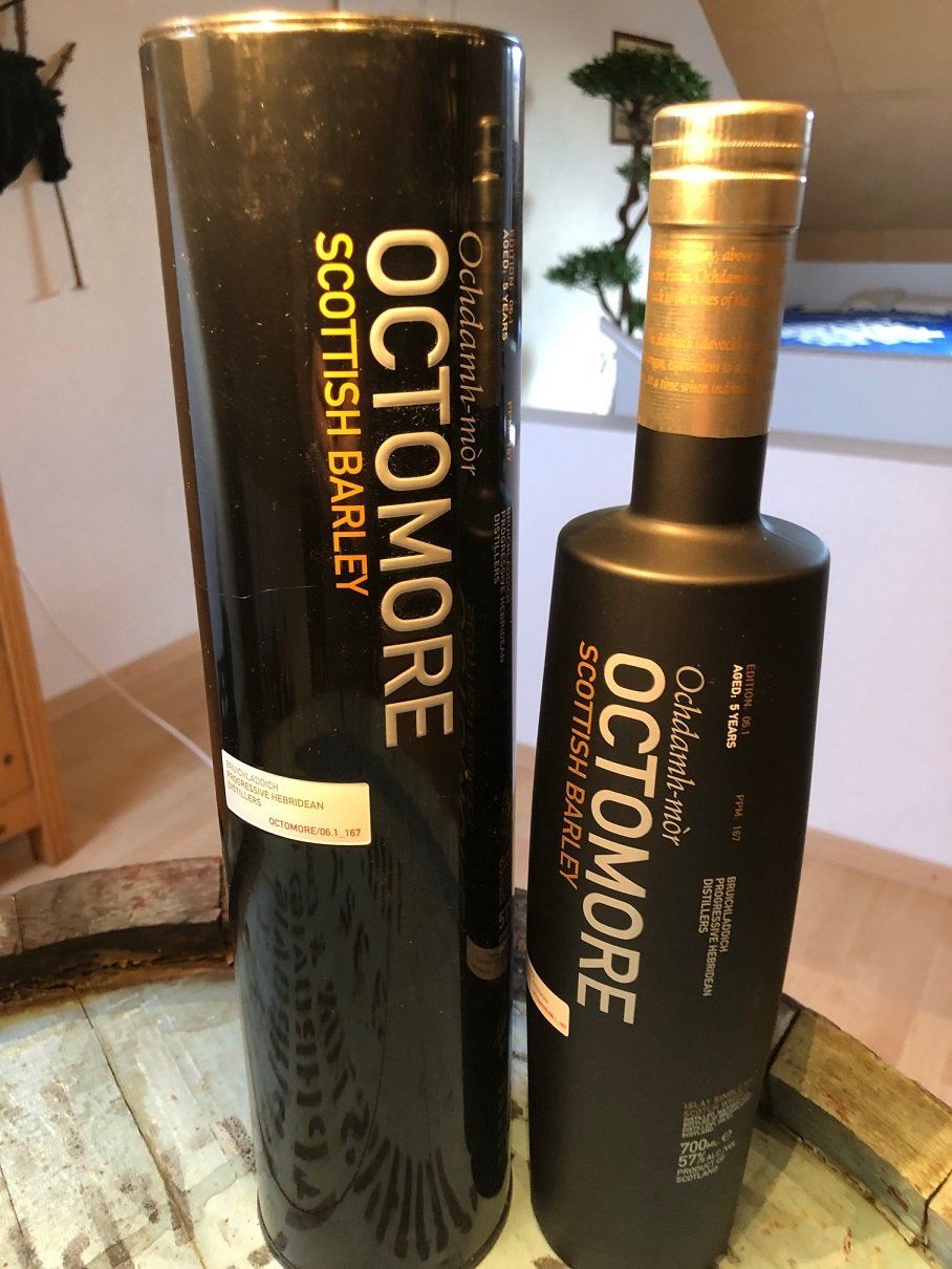 Octomore Bevande alcoliche: Bruichladdich Octomore 06.1 – Nuovo e nell'imballaggio originale da Aarwangen venduto da concorde58