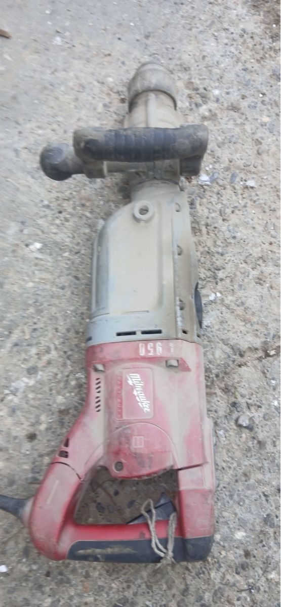 Tutte le macchine: Milwaukee Abbruchhammer  – Difettoso da Niederbipp venduto da baggerch