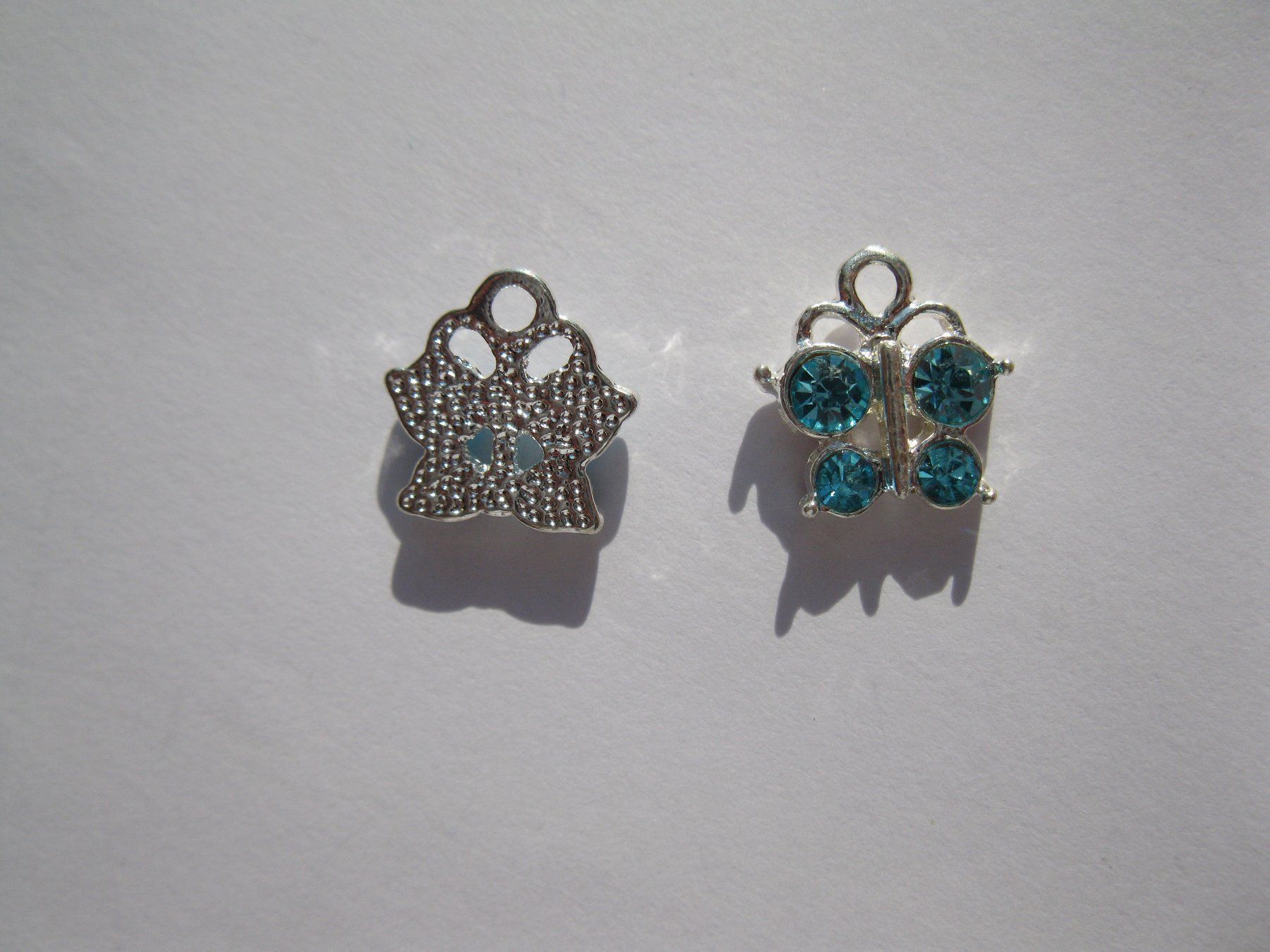 Pendentifs: 2 Anhänger Schmetterling, Strass hellblau – Neuf avec emballage d'origine à St. Margarethen TG par LuanaKa 2