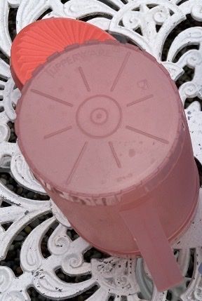 Tupperware Contenitori & Simili: Tupperware Getränkekrug 1 Lt Top Zustand – Usato da Oberrüti venduto da Jomaru 2