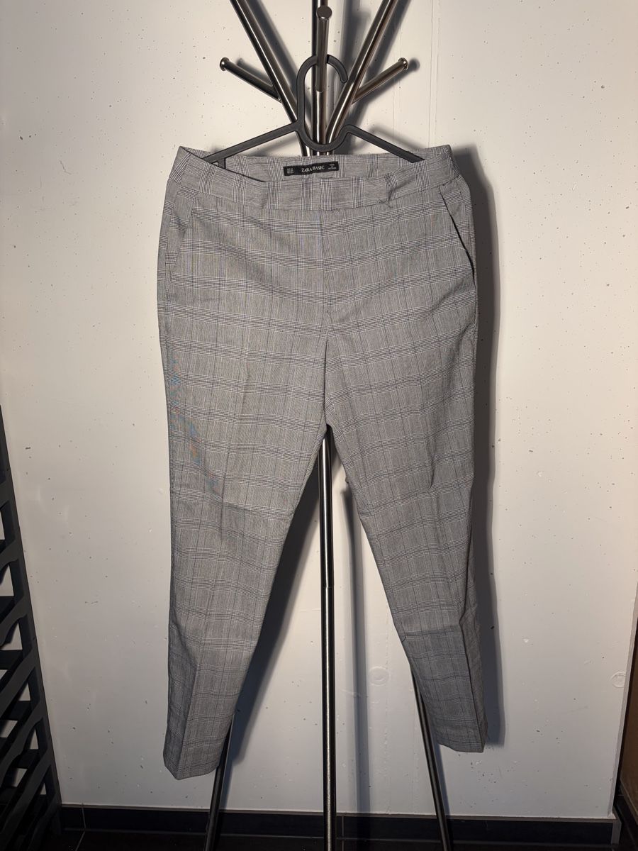 Zara Hosen: Damenhose Zara Basic kariert grau Grösse 34 – Gebraucht aus Büsserach von SalebyGianni