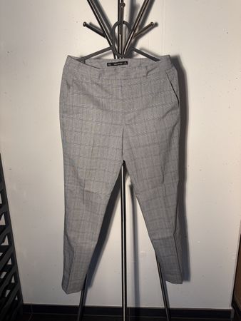 Damenhose Zara Basic kariert grau Grösse 34