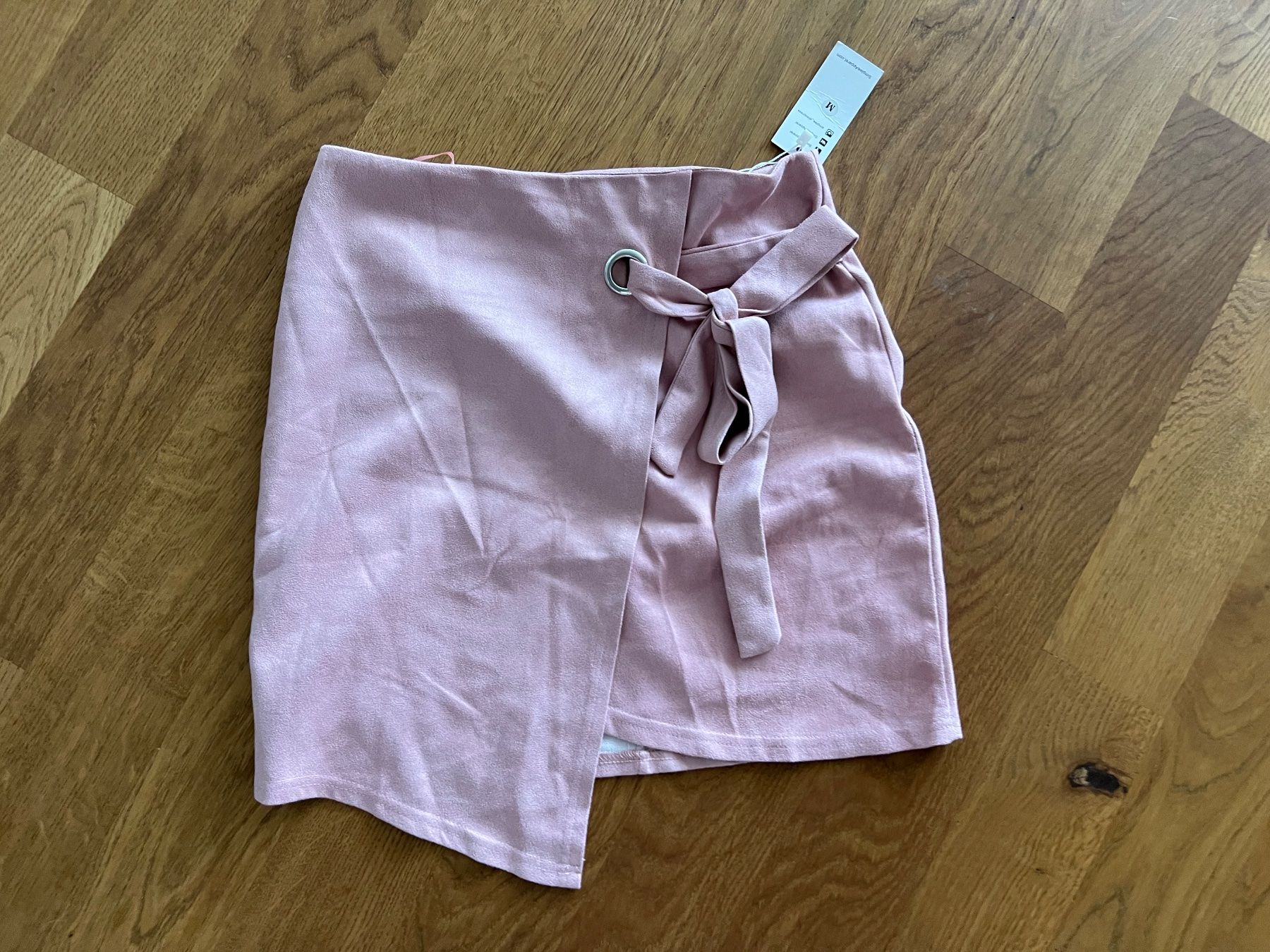 Gonne: Mini Rock in Wildleder look rosa Gr. S M asymmetrisch – Nuovo e nell'imballaggio originale da Staad SG venduto da Chirrari
