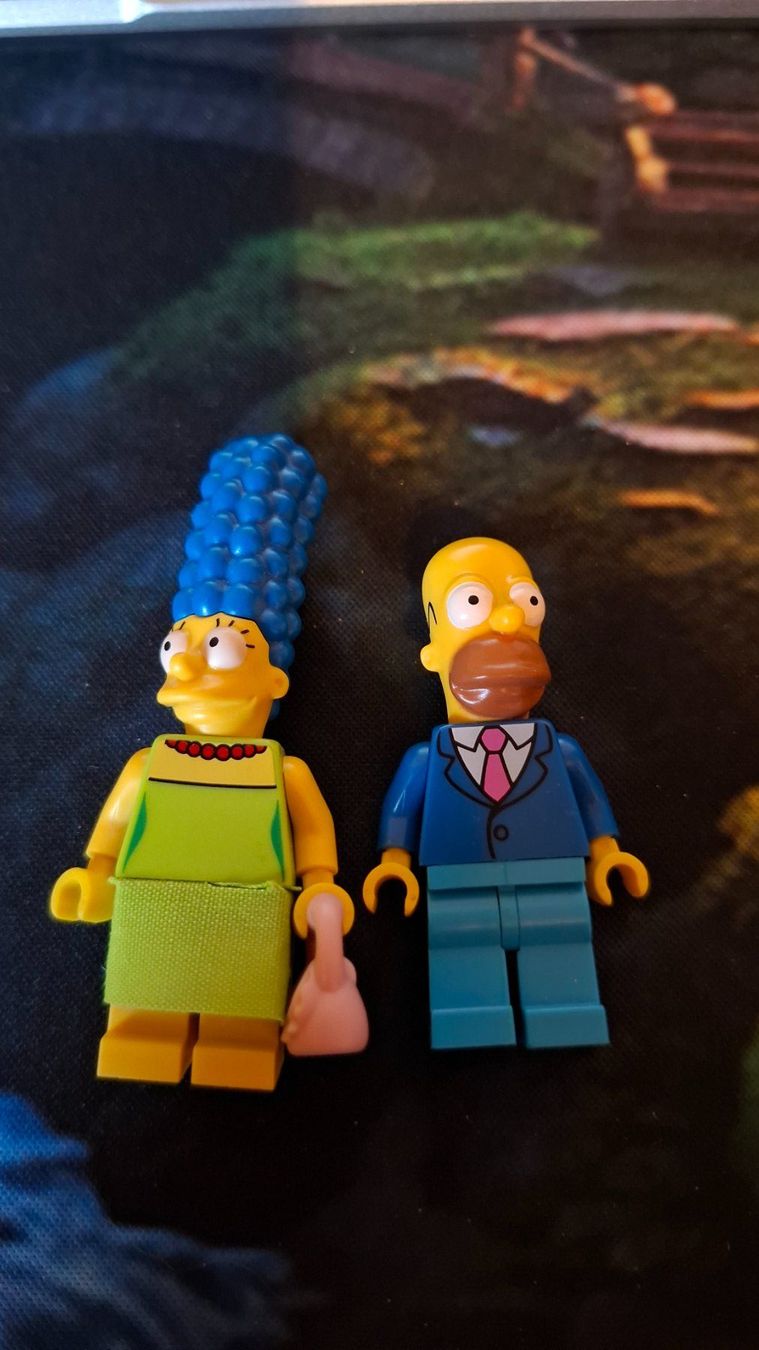 Lego Giocattoli: Lego Mini Figur Homer & Marge feierlich – Usato da Brünisried venduto da san_74_bu