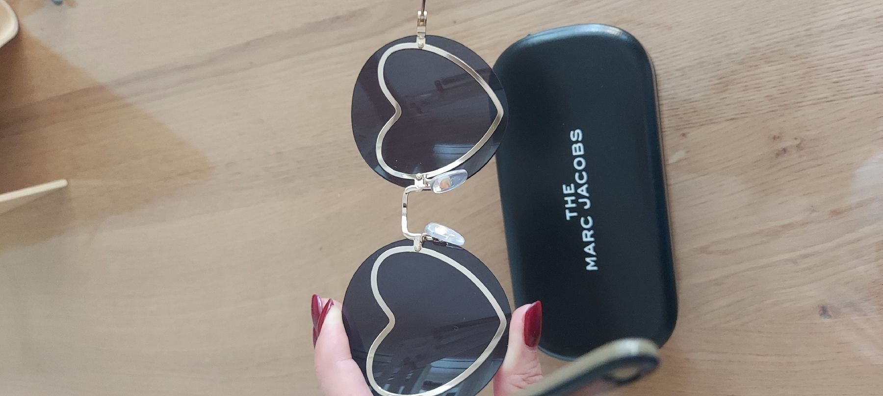 Marc Jacobs Occhiali & Lenti: Marc Jacobs Sonnenbrille Herzform mit Nieten – Nuovo e nell'imballaggio originale da Winterthur venduto da ann_7lxx 1