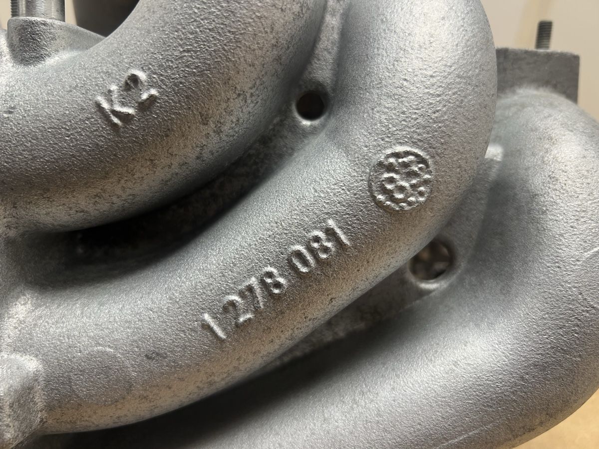 BMW Tutti pezzi di ricambio auto: Collecteur admission BMW E30 E28 – Usato da Poliez-Pittet venduto da Spounce 5