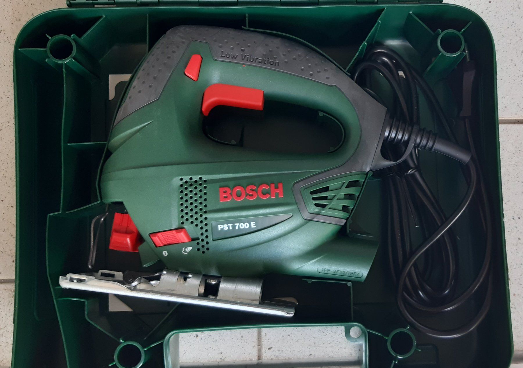 Bosch Seghe: Bosch Stichsäge PST 700E – Nuovo e nell'imballaggio originale da Uitikon Waldegg venduto da Tibi07 2
