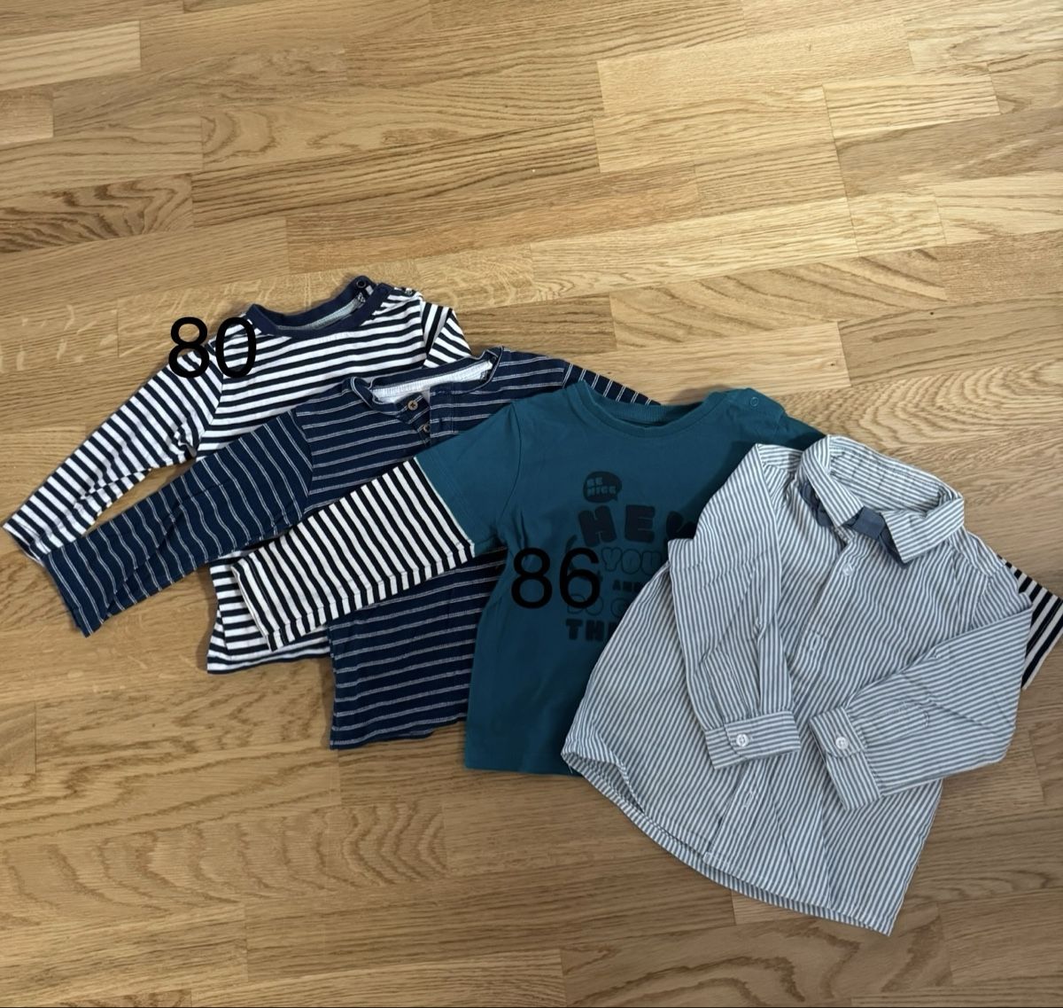 Lotti & Set di vestiti: Kinder Kleider Paket 80-86 – Usato da Zumikon venduto da ant_n8vp