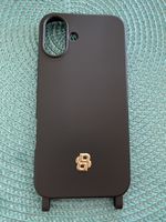 Handyhülle Black/Gold für IPhone 16 von Boss