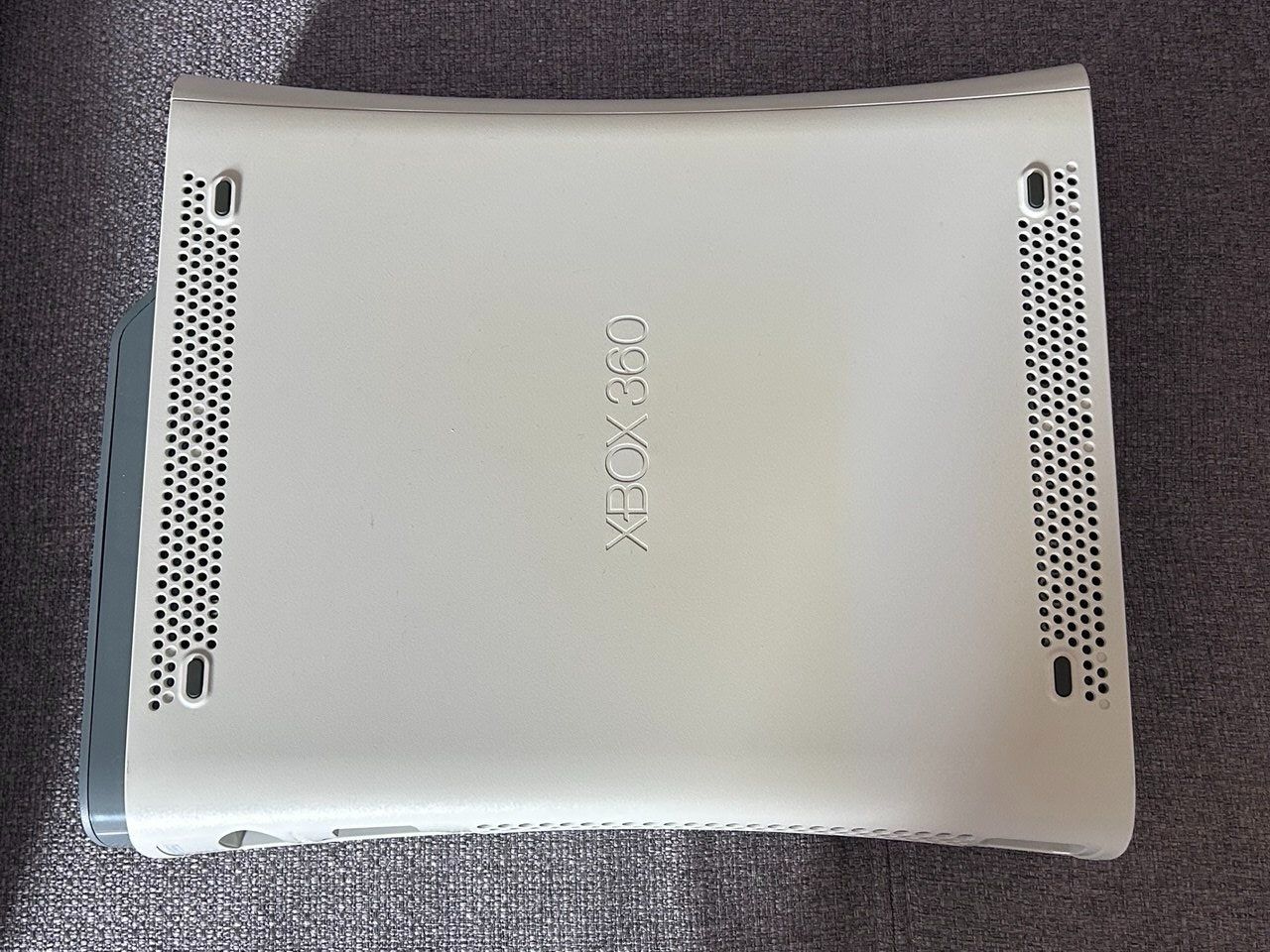 Microsoft Console: Xbox 360 Bianca 60GB con Controller e Cavi Buone Condizioni – Usato da Giubiasco venduto da LorisVale 3