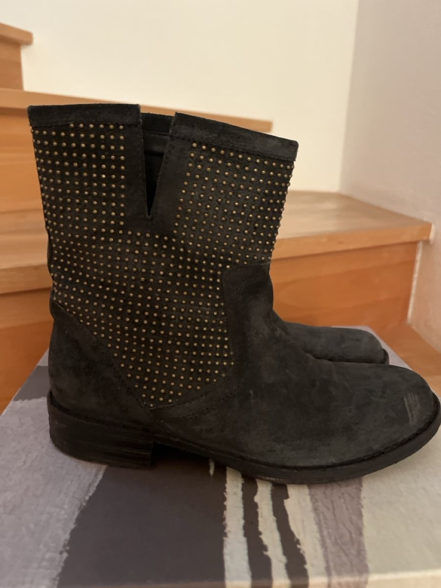 Scarpe da donna: Fiorentini  Baker Boots schwarz mit Nieten Gr. 36 – Nuovo (secondo la descrizione) da Olten venduto da reja1965 1