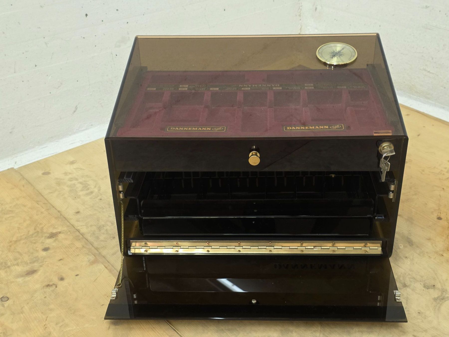 Humidor per sigari: DANNEMANN Zigarren Humidor ohne Strom – Usato da Münchenbuchsee venduto da LuupBrocki