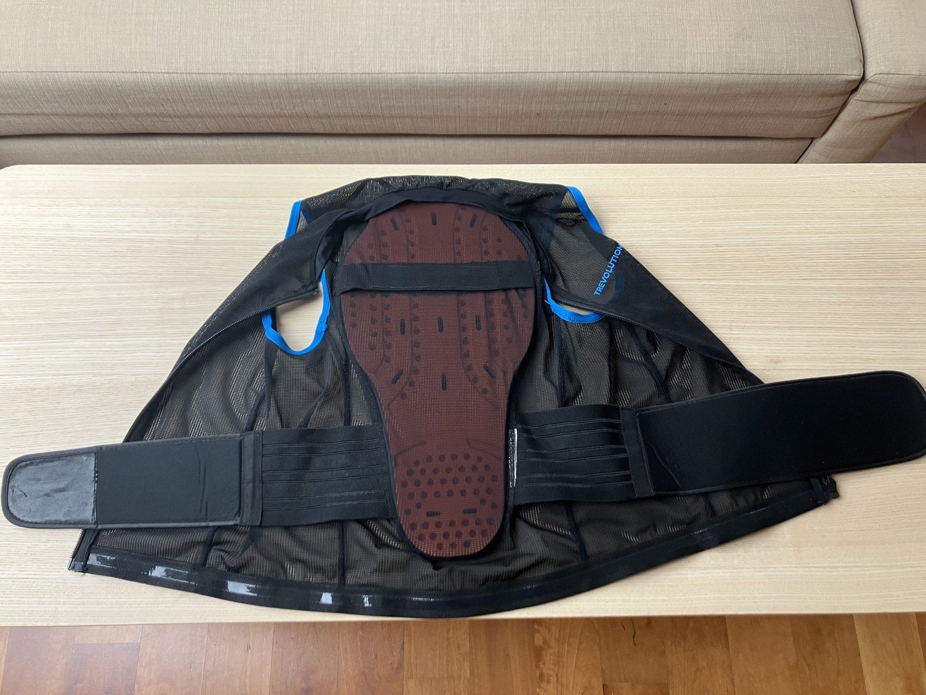 Protezioni & Imbottiture: Trevolution back protection for downhill biking or skiing – Usato da Bonstetten venduto da __sunshine__ 2