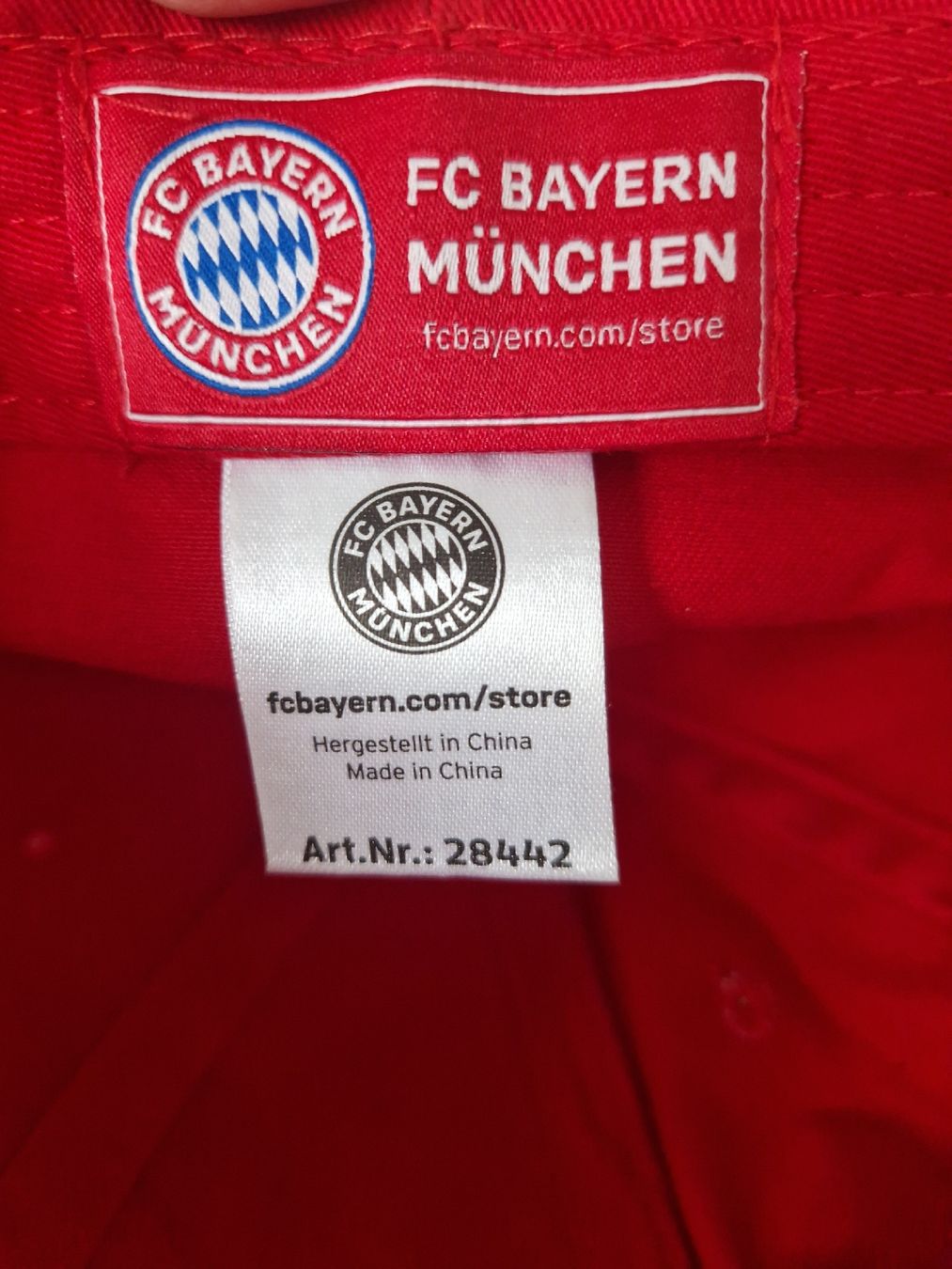 Bayern München Altro abbigliamento per bambino: FC Bayern 2 Kappen – Usato da Oberbüren venduto da dani_brunner 2