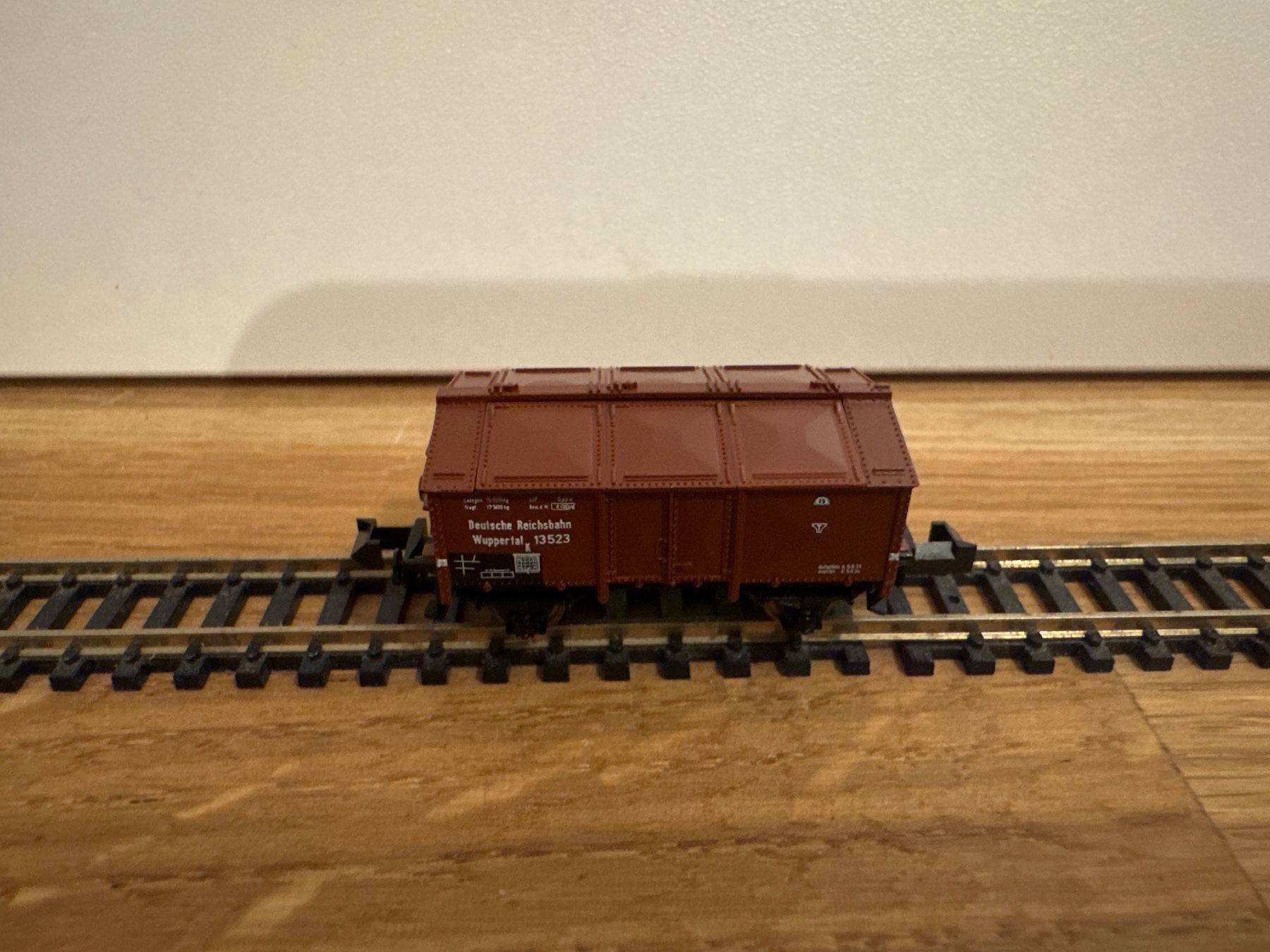 Trix Modellini di ferrovie: Minitrix 13664 Klappdeckelwagen – Nuovo e nell'imballaggio originale da Schlierbach venduto da Look8