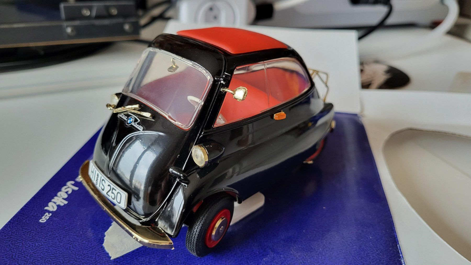 Revell Modellini d'auto: BMW Isetta 250 1:18 Revell – Usato da Rothrist venduto da Juana5