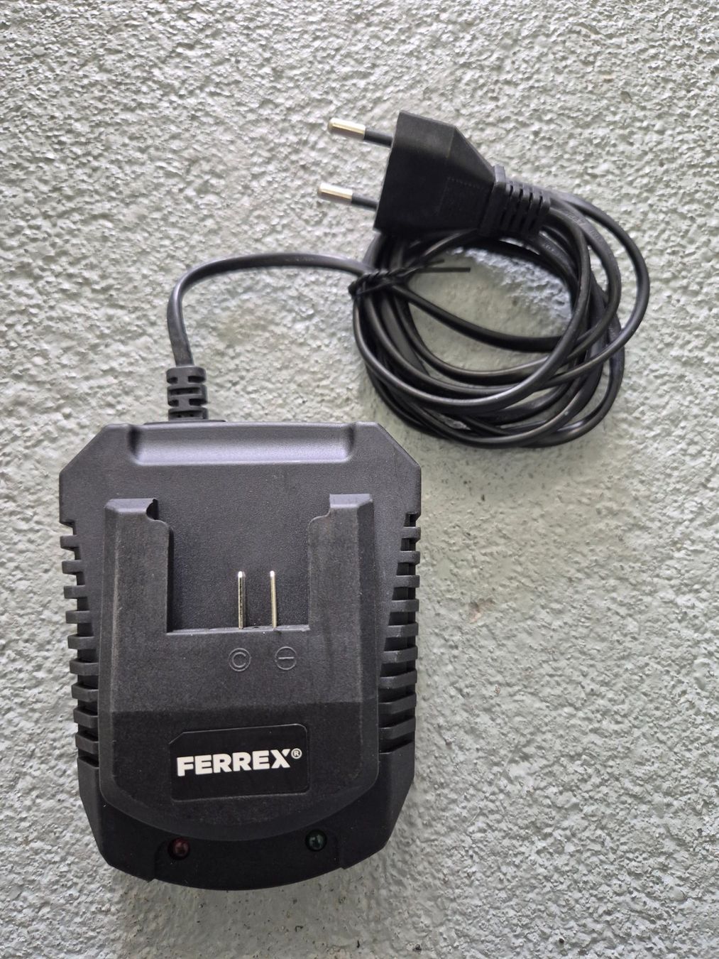 Ferrex Caricatori & Batterie: Ferrex Ladegerät – Usato da Domat Ems venduto da tchnesa 1