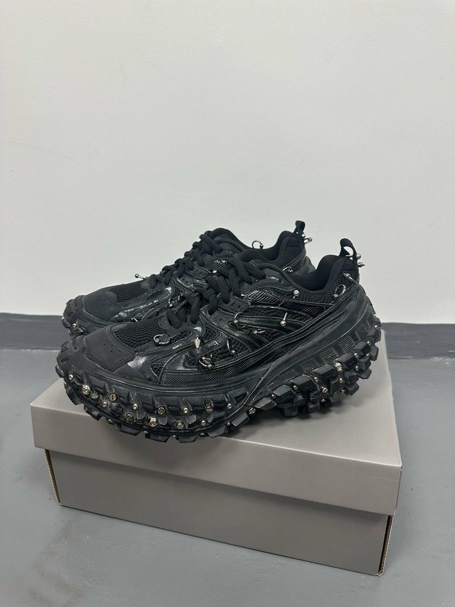 Balenciaga Herrenschuhe: Balenciaga defender piercing size 45 – Gebraucht aus Köniz von usernoname 2