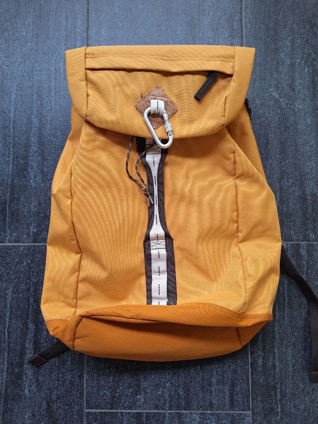 Zaini: rucksack mit laptopfach – Usato da Utzigen venduto da Velvet8