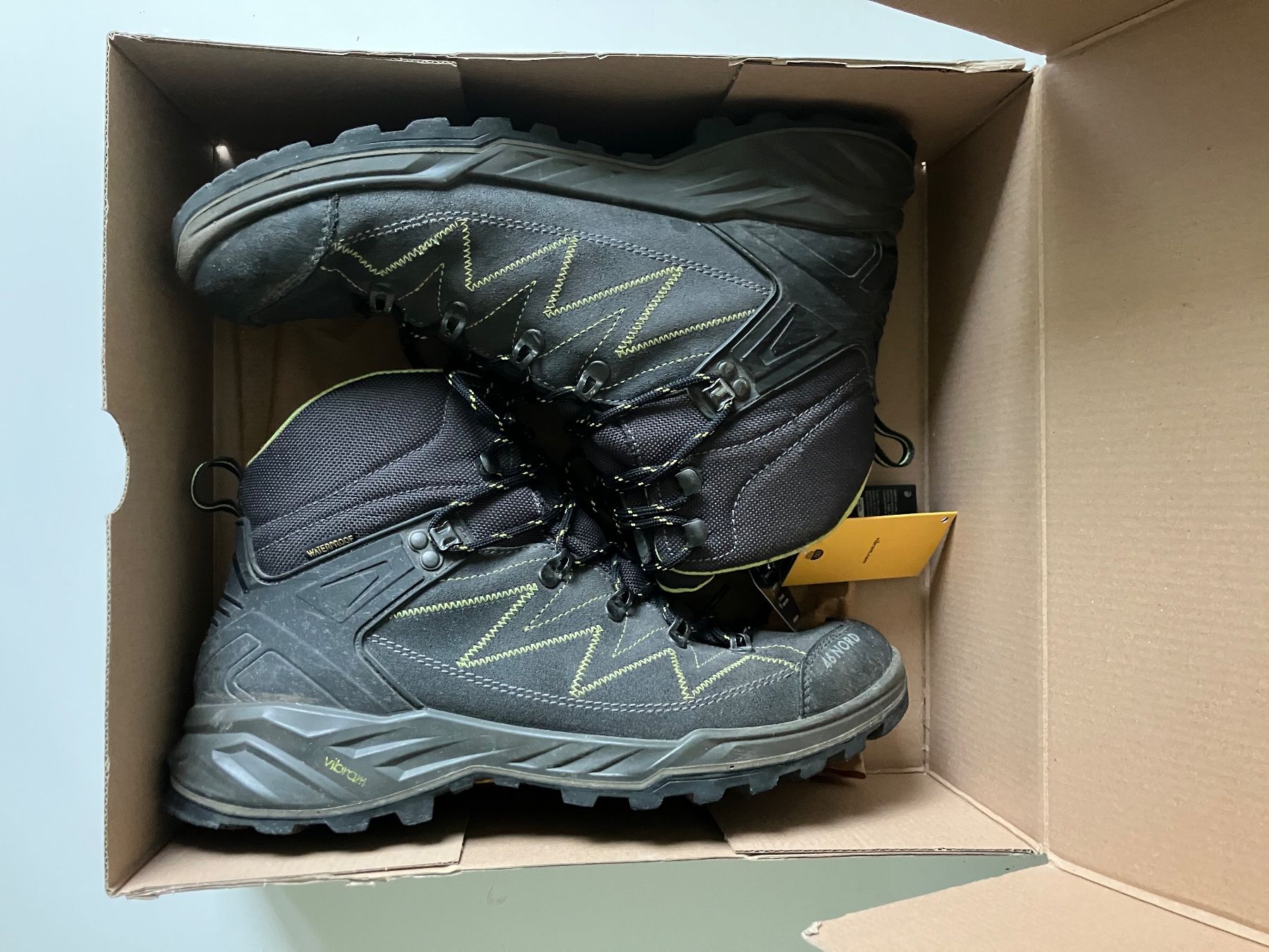 46 Nord Scarpe da uomo: Wandreschuhe 46 NORD - Grosse 44 – Usato da Riehen venduto da Philips26 6