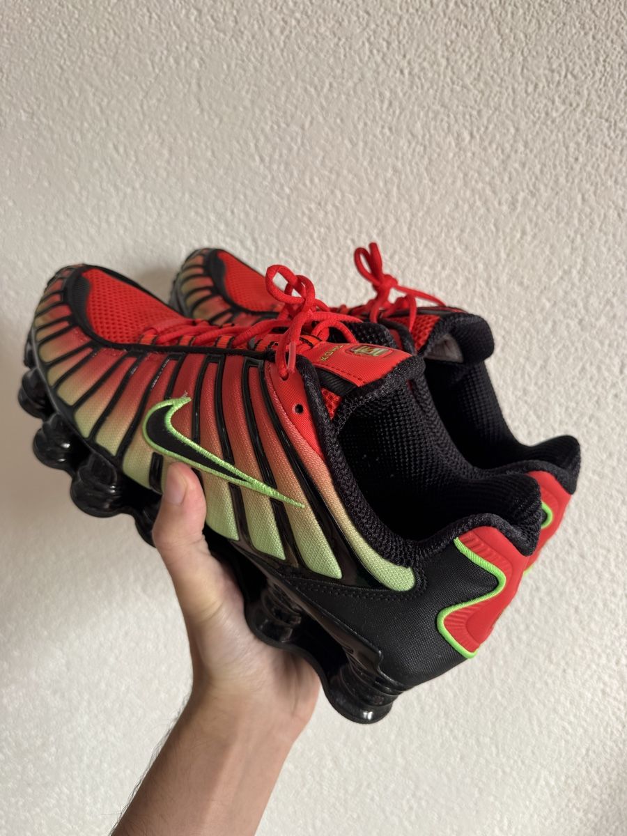 Nike Scarpe da uomo: Nike Shox Herren 43 – Nuovo (secondo la descrizione) da Niederwangen BE venduto da sar_7d6v